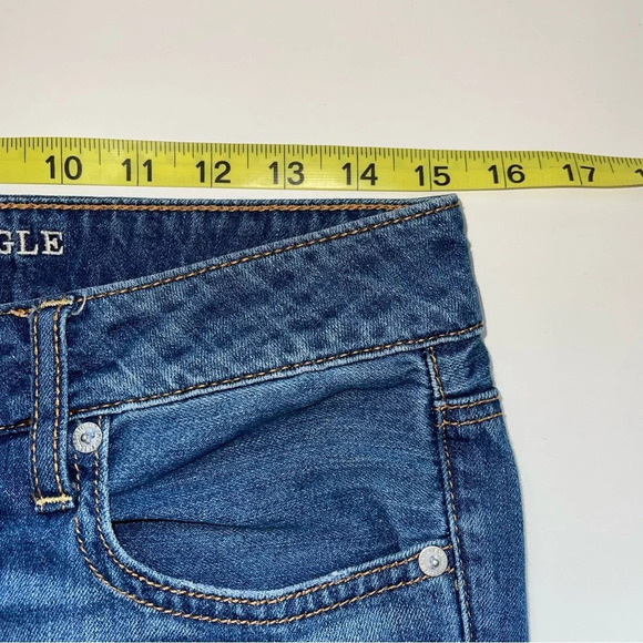 American Eagle Medium Wash Button Fly Destructed Tomgirl Jeans 2 X-long Women’s - Picture 8 of 13